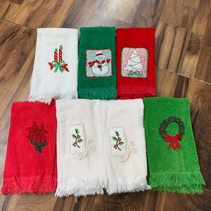 Vintage Christmas Embroidered Guest Size Fingertip Towels Lot of 7 Made In USA
